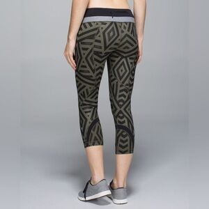 Lululemon Run: Inspire Crop II Luxtreme
Chevron Shuffle Fatigue Green Black